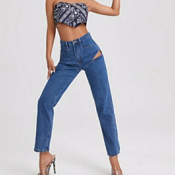 SHEIN Mom Jeans with Cutouts - Picture 2 of 8